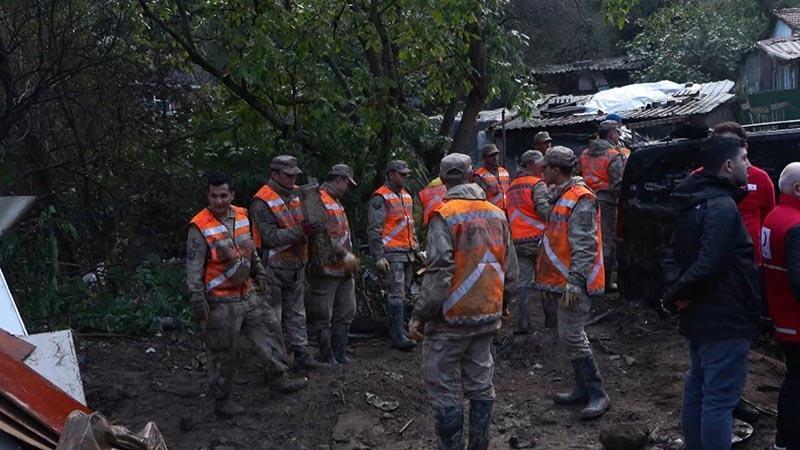 Ayazağa’da Sel Sonrası Seferberlik: Jandarma Ekipleri Evleri Temizledi