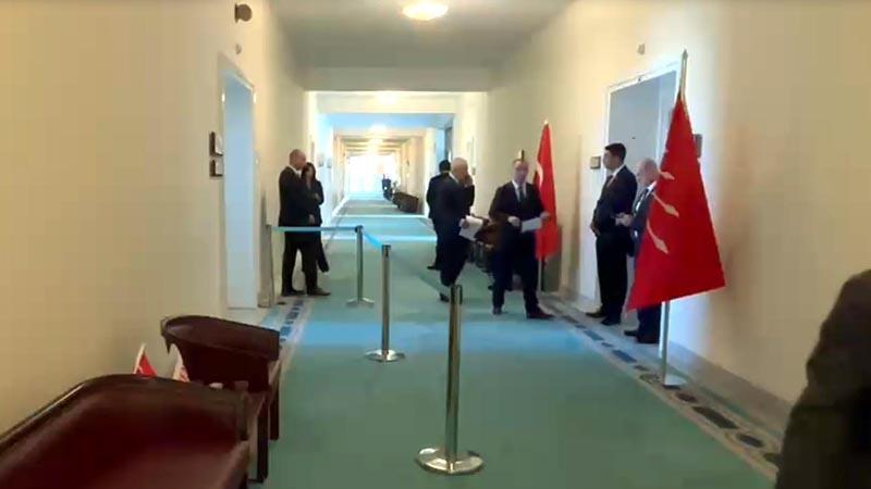Murat Emir’den Kılıçdaroğlu’nun Odası Önüne Şeritli Önlem