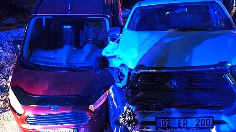 Adıyaman’da İki Hafif Ticari Araç Çarpıştı: 4’ü Çocuk 8 Yaralı